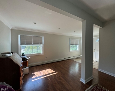 45 Hill St - Photo Thumbnail 6