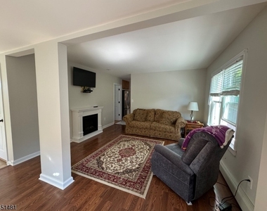 45 Hill St - Photo Thumbnail 7