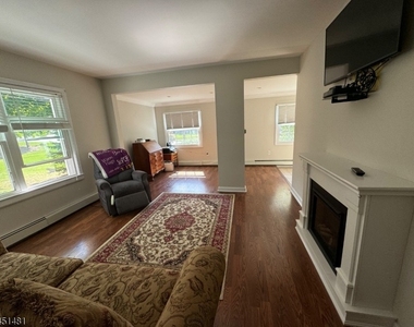 45 Hill St - Photo Thumbnail 8