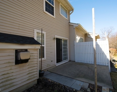 1602 Windsor Ct - Photo Thumbnail 13