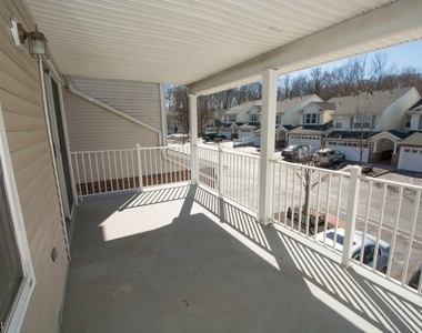 1602 Windsor Ct - Photo Thumbnail 15