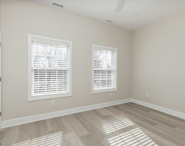 803 Springfield Ave - Photo Thumbnail 10