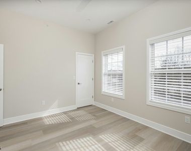 803 Springfield Ave - Photo Thumbnail 9