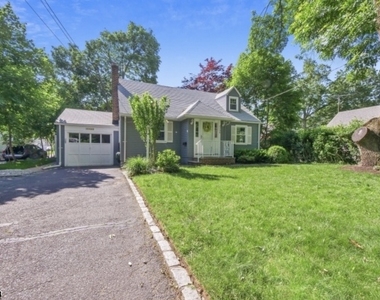 2208 Paff Pl - Photo Thumbnail 1