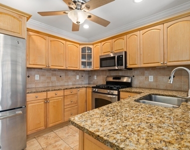 43 Manchester Ct - Photo Thumbnail 4