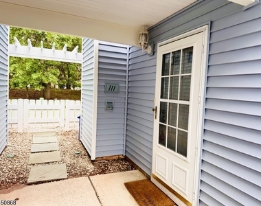 111 Almond Dr - Photo Thumbnail 2