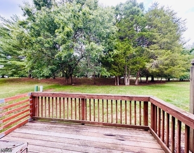 111 Almond Dr - Photo Thumbnail 19