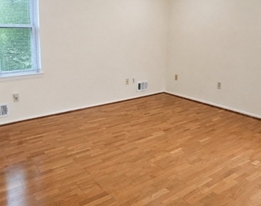 920 Everts Ave - Photo Thumbnail 6