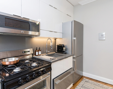 338 East 100th Street - Photo Thumbnail 3