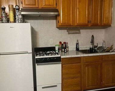 31 East 30th Street - Photo Thumbnail 3