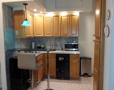 31 East 30th Street - Photo Thumbnail 4
