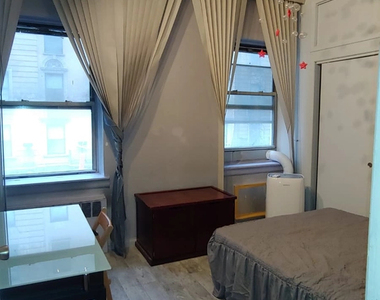 31 East 30th Street - Photo Thumbnail 1