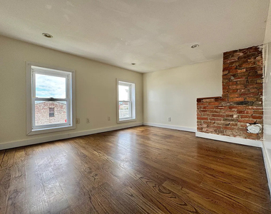 295 Maujer Street - Photo Thumbnail 4
