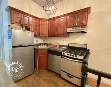 295 Maujer Street - Photo Thumbnail 3