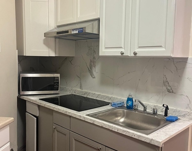 31 East 30th Street - Photo Thumbnail 1