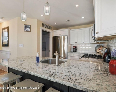 369 W 8th Street - Photo Thumbnail 2