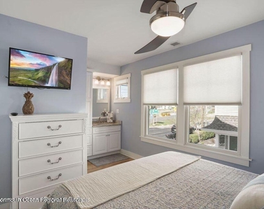 369 W 8th Street - Photo Thumbnail 15