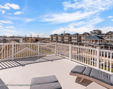 369 W 8th Street - Photo Thumbnail 26