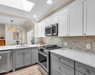 520 Brighton Avenue - Photo Thumbnail 8
