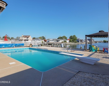 1345 Bay Avenue - Photo Thumbnail 10