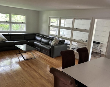 172 Larchwood Avenue - Photo Thumbnail 4