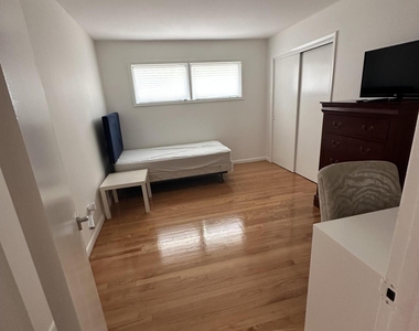 172 Larchwood Avenue - Photo Thumbnail 25