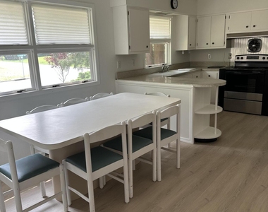 172 Larchwood Avenue - Photo Thumbnail 8