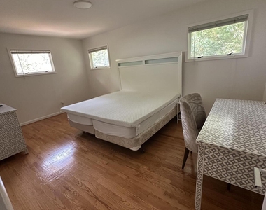 172 Larchwood Avenue - Photo Thumbnail 26