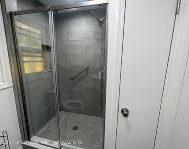 12 Greenbrier Road - Photo Thumbnail 11