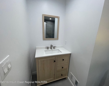 12 Greenbrier Road - Photo Thumbnail 12