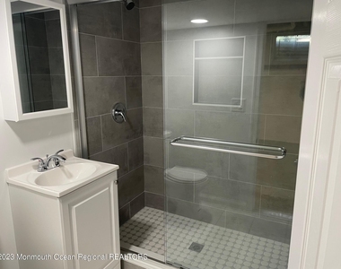 12 Greenbrier Road - Photo Thumbnail 13