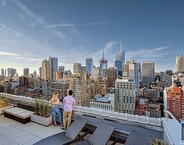 West 34th Street - Photo Thumbnail 2