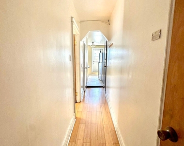 81 Street - Photo Thumbnail 4