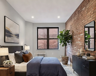 Stanton Street - Photo Thumbnail 2