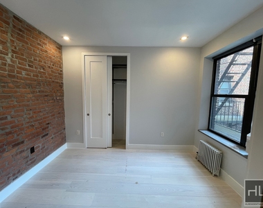 Stanton Street - Photo Thumbnail 2