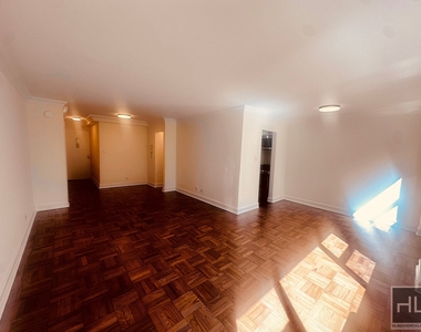 East 79 Street - Photo Thumbnail 1