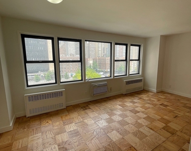 East 36 Street - Photo Thumbnail 5
