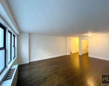 East 63 Street - Photo Thumbnail 2