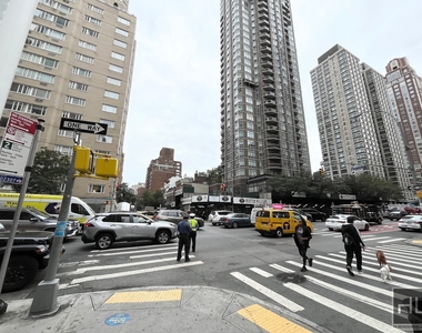 East 63 Street - Photo Thumbnail 11