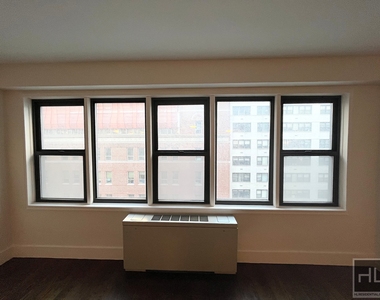 East 63 Street - Photo Thumbnail 15