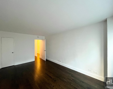 East 63 Street - Photo Thumbnail 13