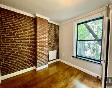 West 103rd Street - Photo Thumbnail 4