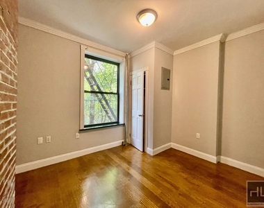 West 103rd Street - Photo Thumbnail 5