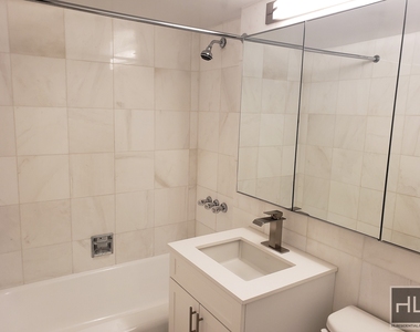 East 71st Street - Photo Thumbnail 5