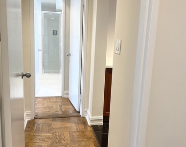 East 71st Street - Photo Thumbnail 3