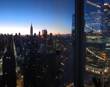 West 38th Street - Photo Thumbnail 1