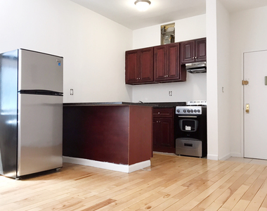 Tiemann Place - Photo Thumbnail 4