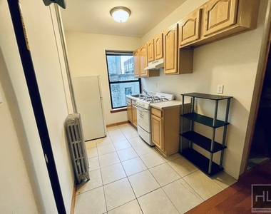 East 14th Street - Photo Thumbnail 2