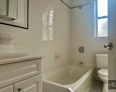 West 13 Street - Photo Thumbnail 3