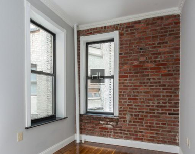 West 103rd Street - Photo Thumbnail 2